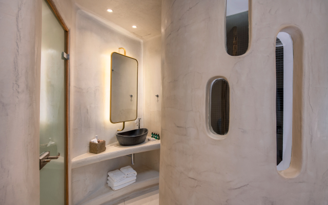 Athina Luxury Suites