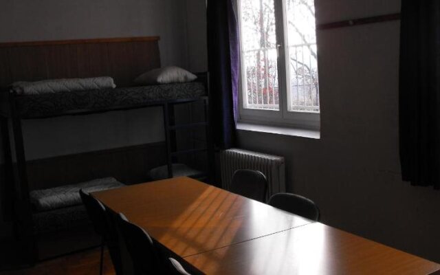 Season Hostel Hill