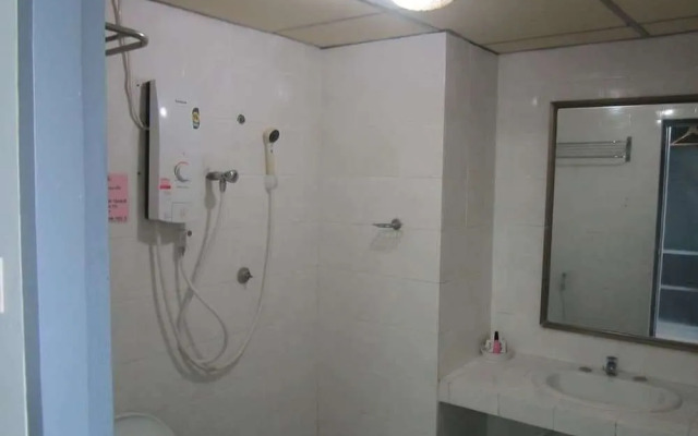 Lopburi Inn