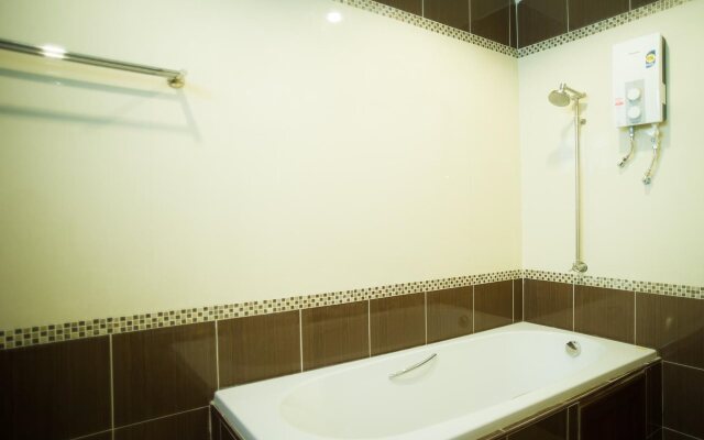 Boonme Heritage Hotel (SHA Extra Plus)