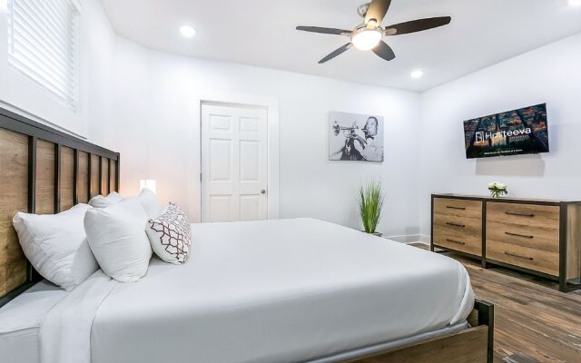 Urban Oasis 4BD House close to FQ