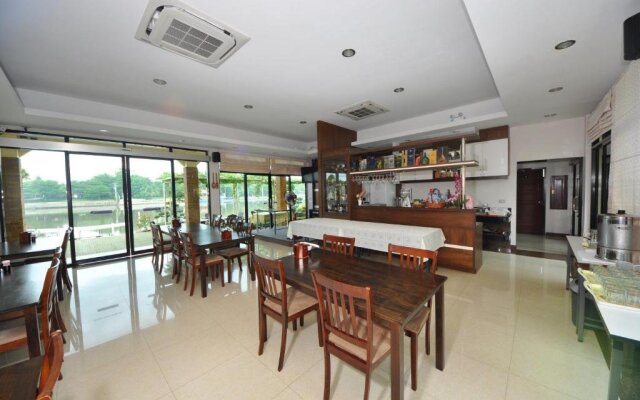 Maeklong Marina Resort
