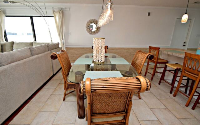 Lagoon Lanai 4 Bedroom Home