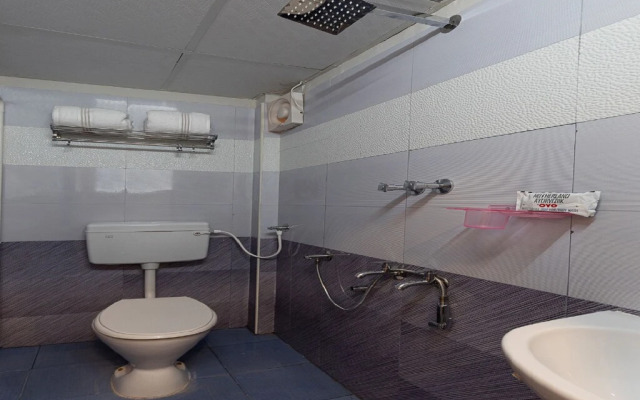 Nestle Inn By OYO Rooms