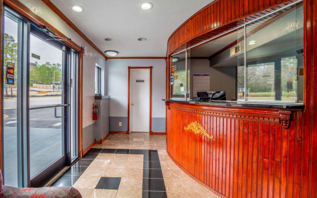 Rodeway Inn & Suites Fort Jackson