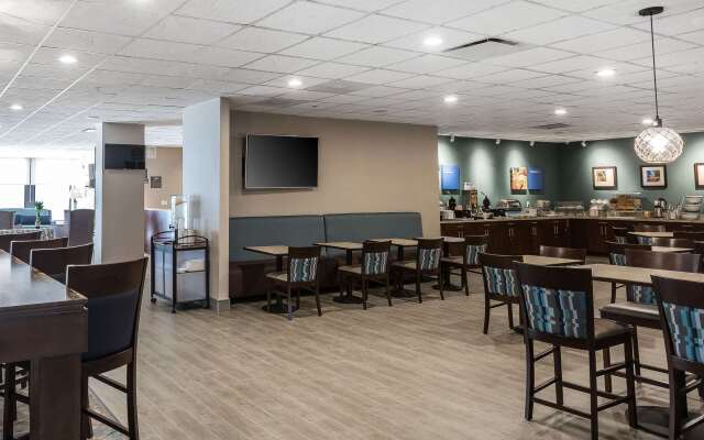 Comfort Inn Bay City - Riverfront