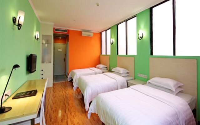 LN White House Hotel