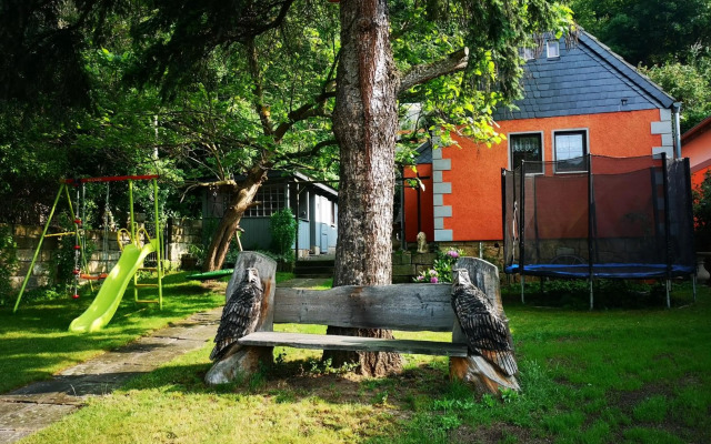 Ferienhaus Franz - an der Elbe, mit großem Garten
