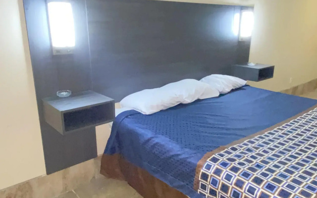 Texas Inn and Suites McAllen at La Plaza Mall and Airport