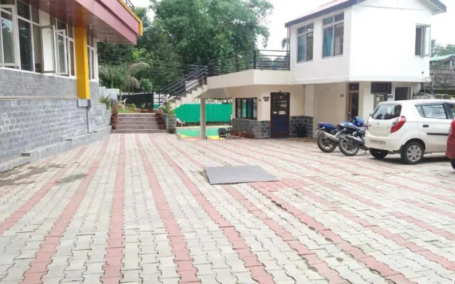 OYO 7026 Highland Village Resort