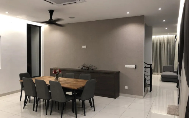 The Dahlias Luxury Residence