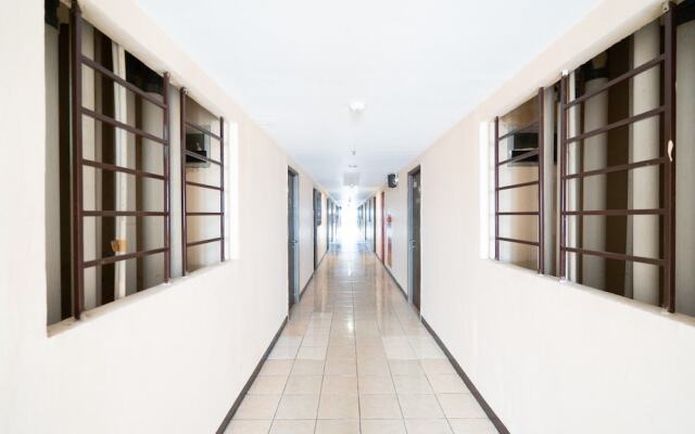 OYO 93734 The Metro Suites Apartment By Retro Rent