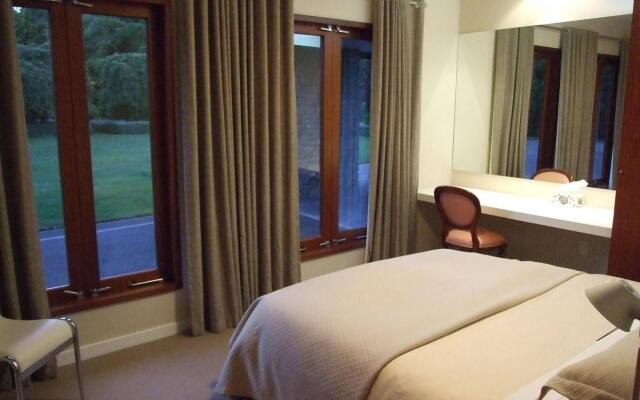 Wellesley Lodge Pukawa Bay
