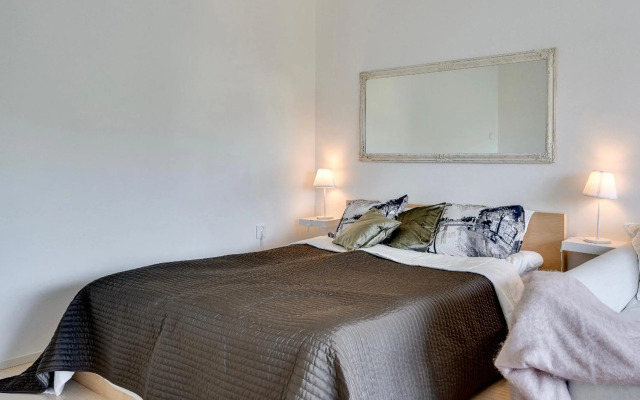 ☆Downtown apartment with views over city rooftops☆