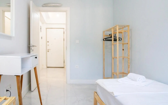 Sleek Flat w Garden 5 min to Beach in Milas