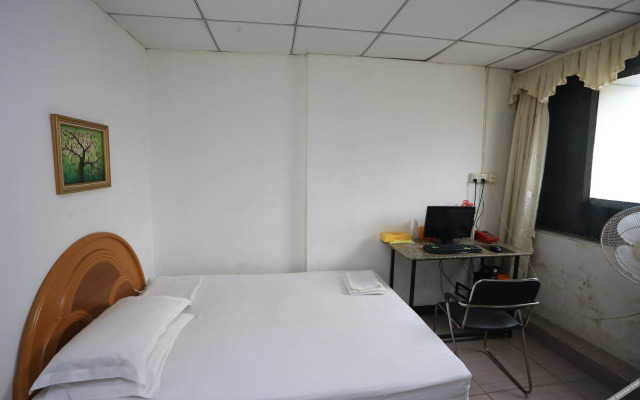 Baoshi Hostel