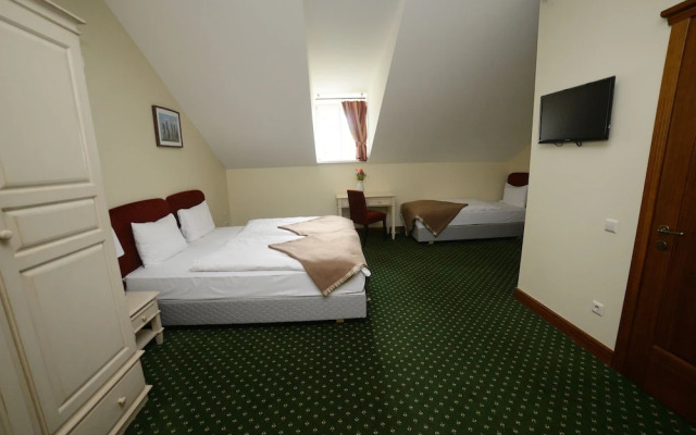 Бутик-отель и поместье Bistrampolis