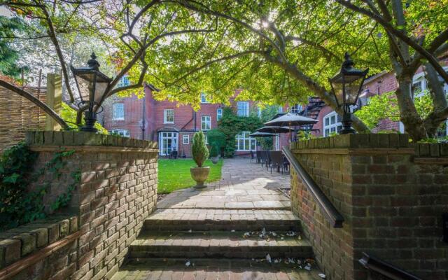 The Crown Manor House Hotel