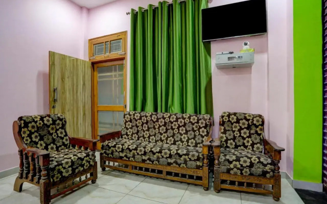 OYO Flagship 702327 D.S. Guest House