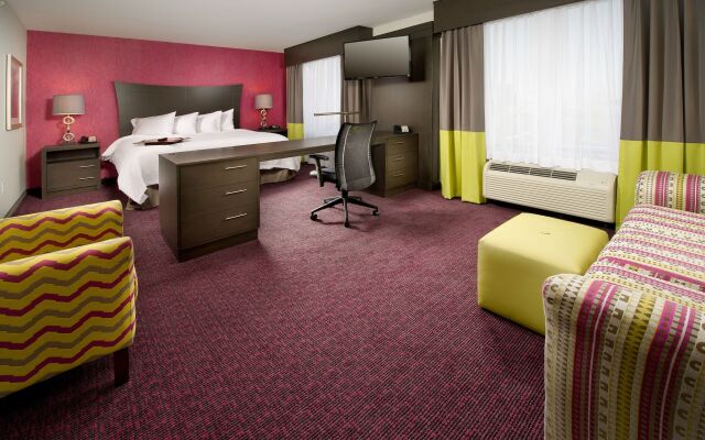 Hampton Inn & Suites Buffalo Airport