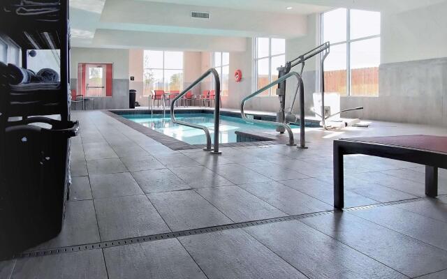 Hampton Inn & Suites Moore