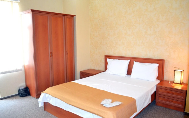 Kichik Gala Hotel