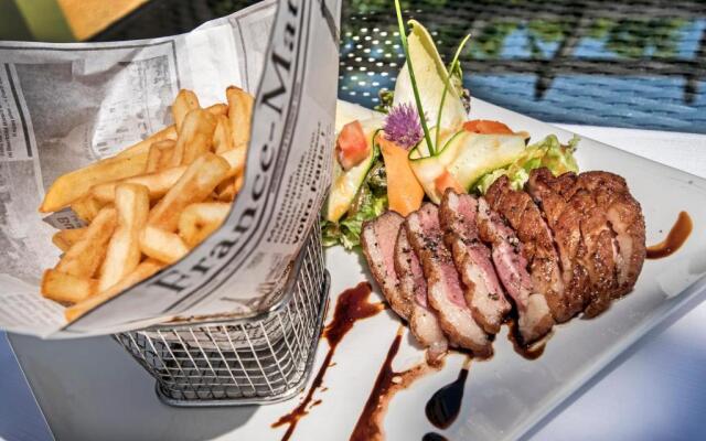 H¿tel-Restaurant Le Calice Du Gevaudan - A75