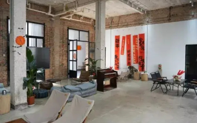 Door Woodworks Homestay