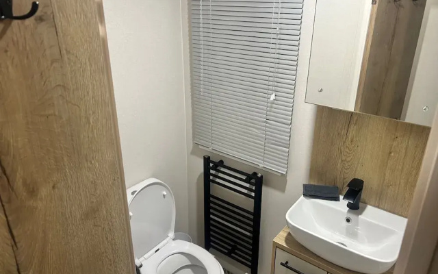 Hafan y Mor Park 3-bed Caravan, Sleeps 8, Pets Ok
