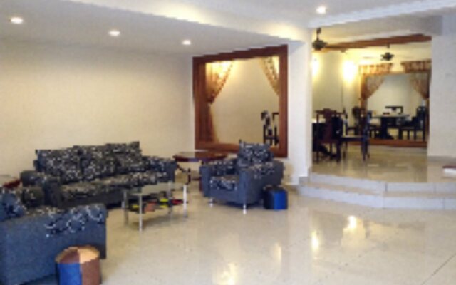 A&F Damansara Homestay