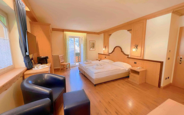 Alle Dolomiti Boutique Lake Hotel