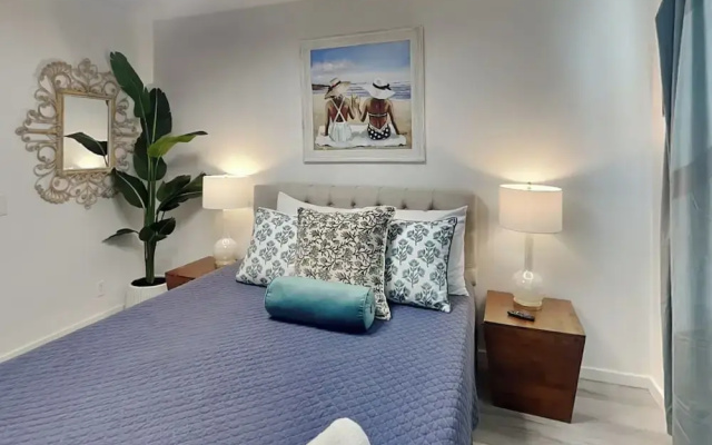 The Wave Cave by Silver Sands Vacation Rentals