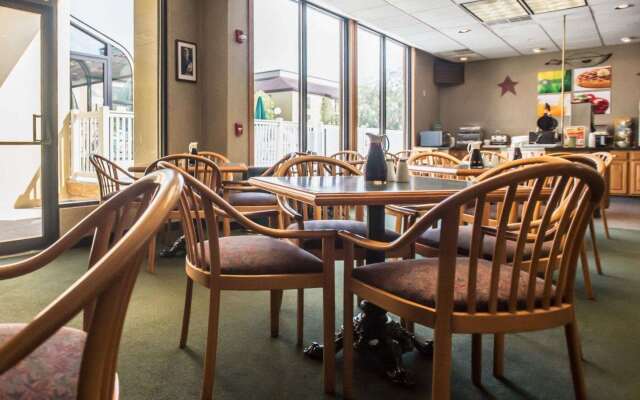 Quality Inn New Columbia–Lewisburg