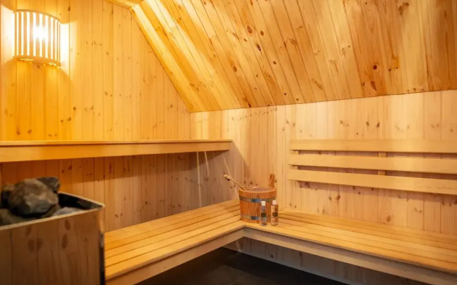 New Thatched Villa Near the Beach