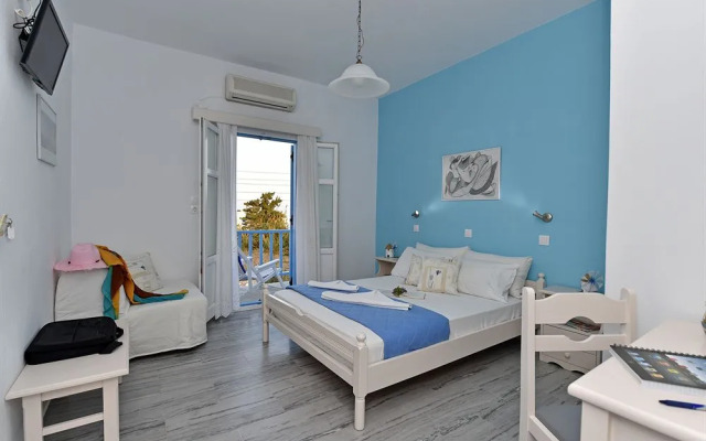 Tarsa Studios & Apartments