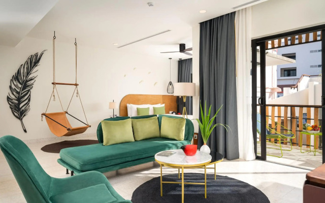 The Aviary Hotel