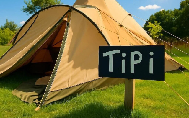 Cozy Wigwam With Heating & tv