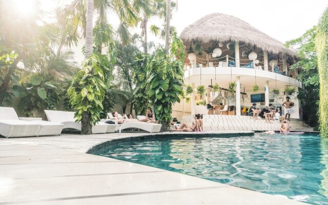 The Green Room Canggu - Hostel