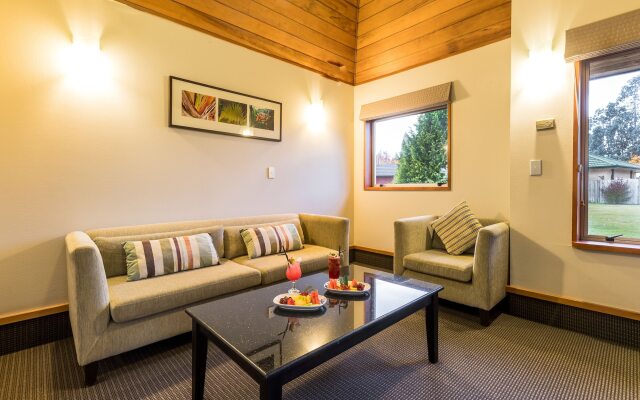 Distinction Te Anau Hotel And Villas