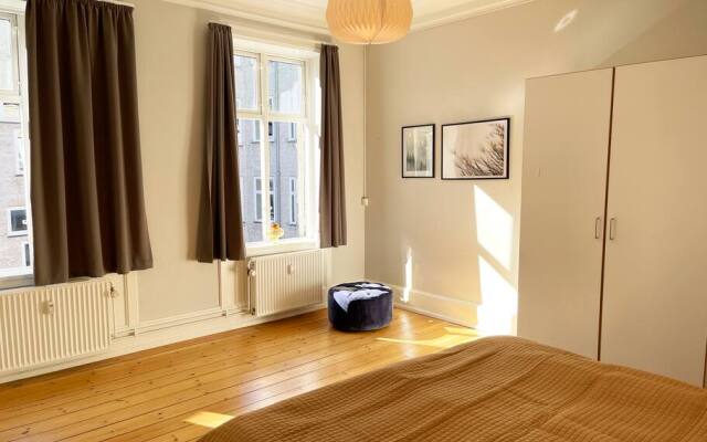 3Br Apartment Heart Of Cph Designer Interior