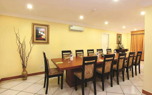 Pride Biznotel Emarald