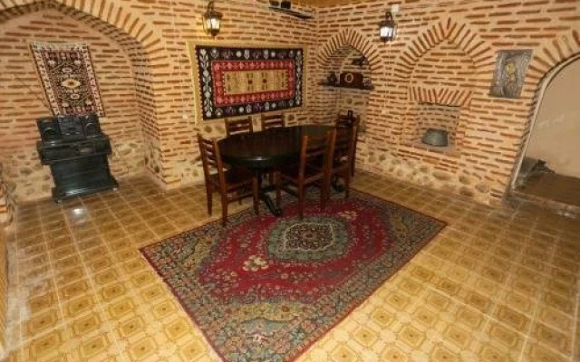 Guest House 2017