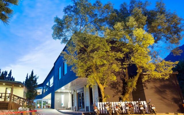 Four Season Beauty Resort
