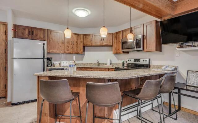 Laurelwood Condominiums Studio Premier Unit 201