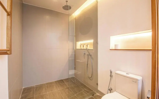 Luxe 6BR Villa, 400m From Canggu Shore