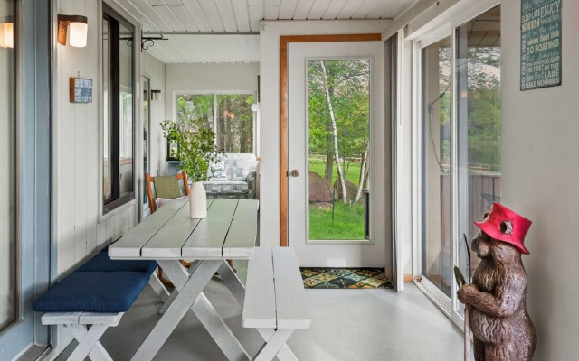 Pocono Lakefront by Avantstay Dock Lake Access