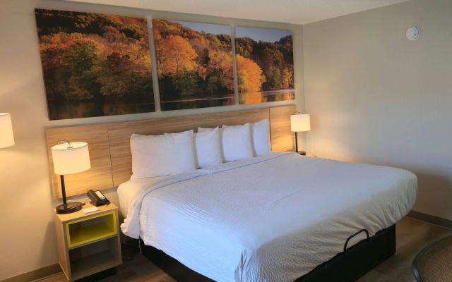 Days Inn by Wyndham Scottsboro AL