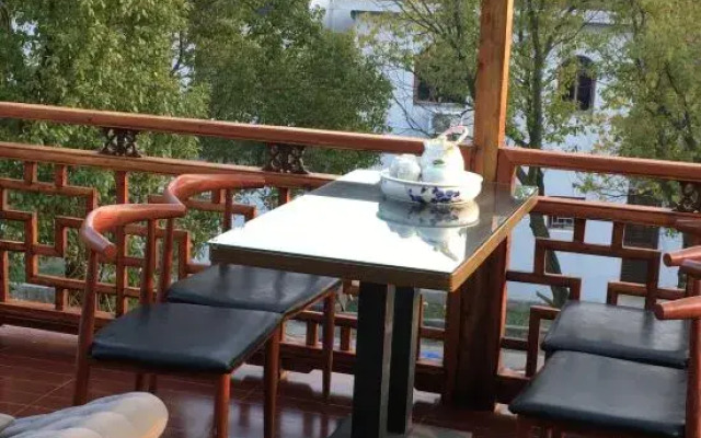Zhouzhuang Jingou Linhe Bieyuan Chinese Inn