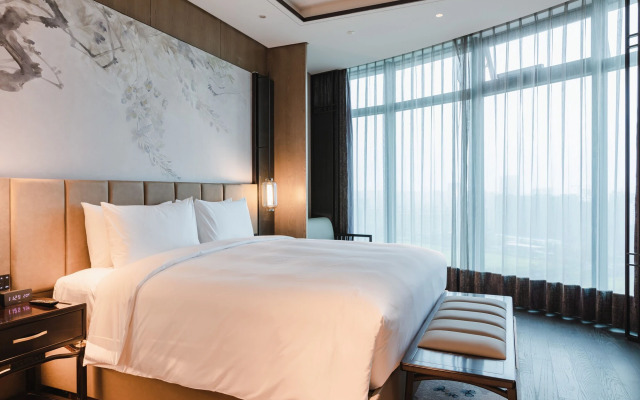 Sofitel Hangzhou Yingguan Hotel