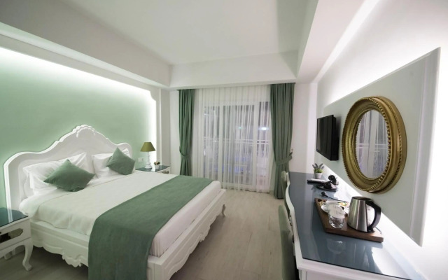 Montebello Deluxe